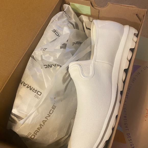 Never worn - Picture 3 of 3